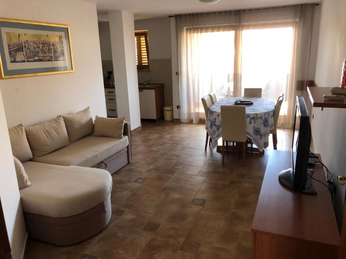 Apartments Smiljanic Tribunj  Exterior photo