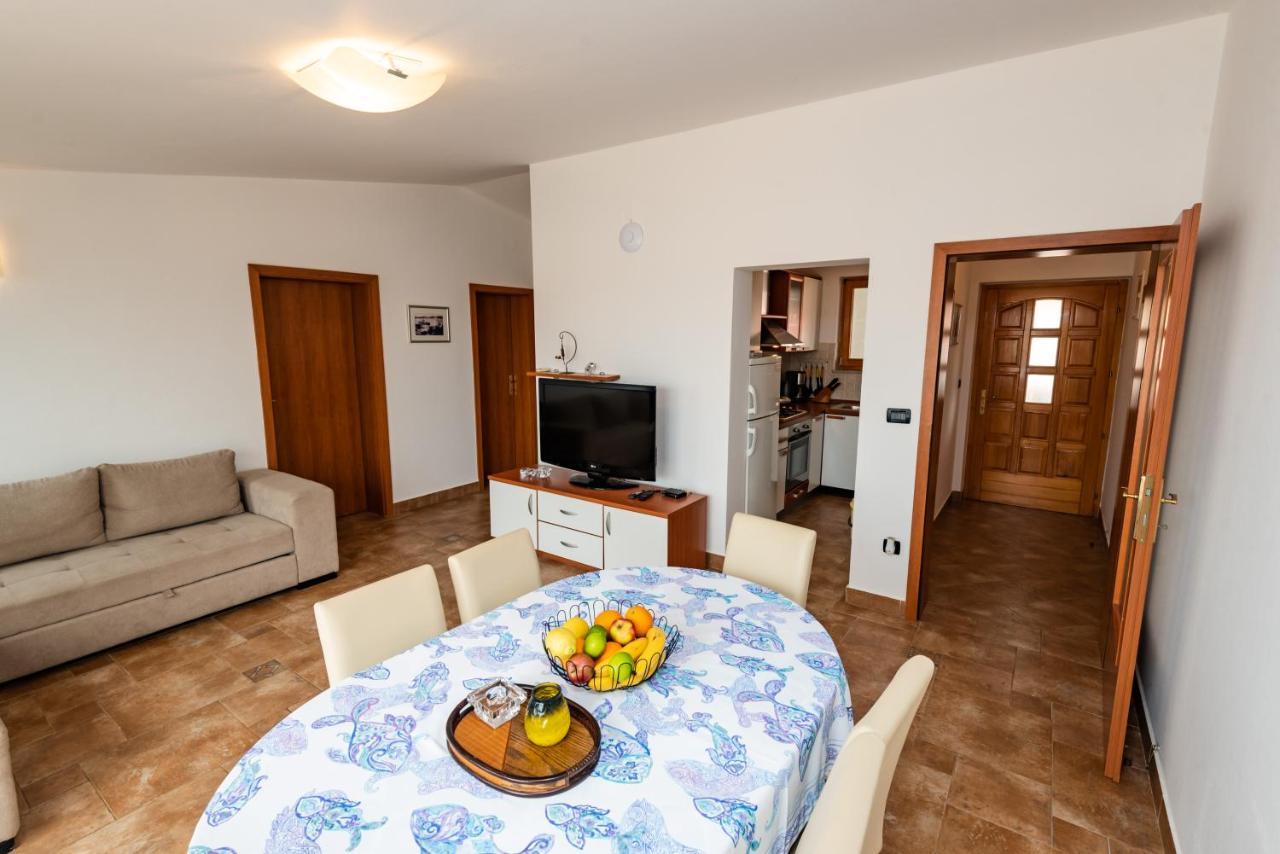 Apartments Smiljanic Tribunj  Exterior photo