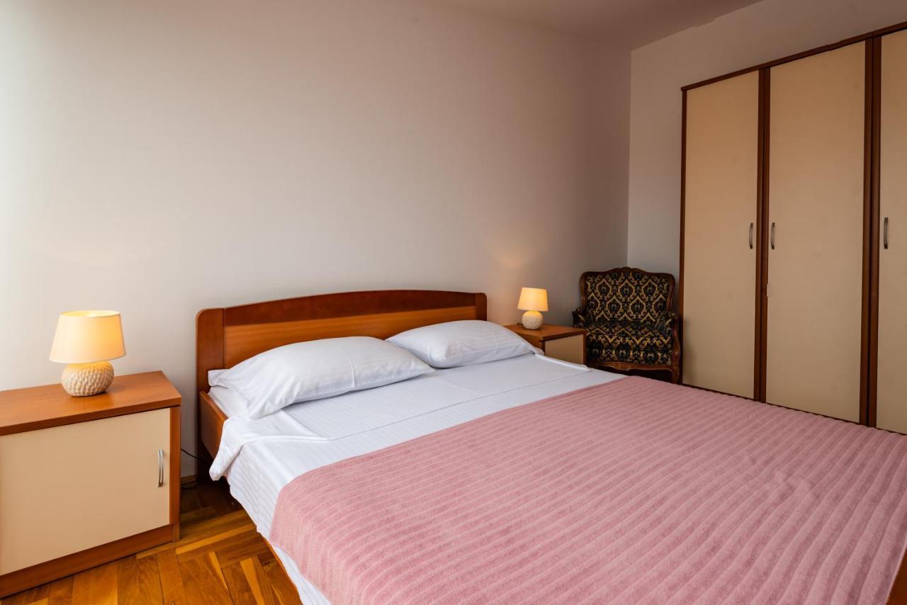 Apartments Smiljanic Tribunj  Exterior photo