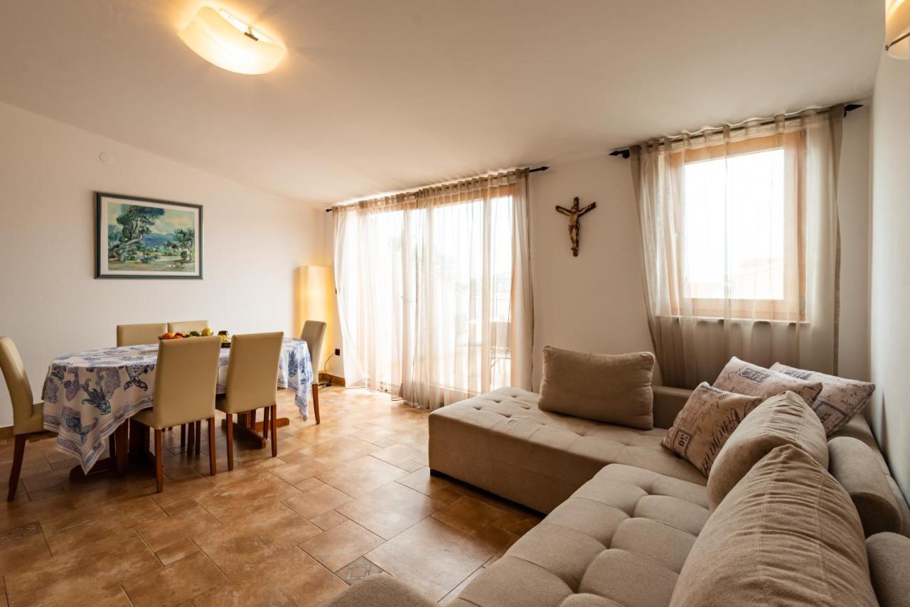 Apartments Smiljanic Tribunj  Exterior photo