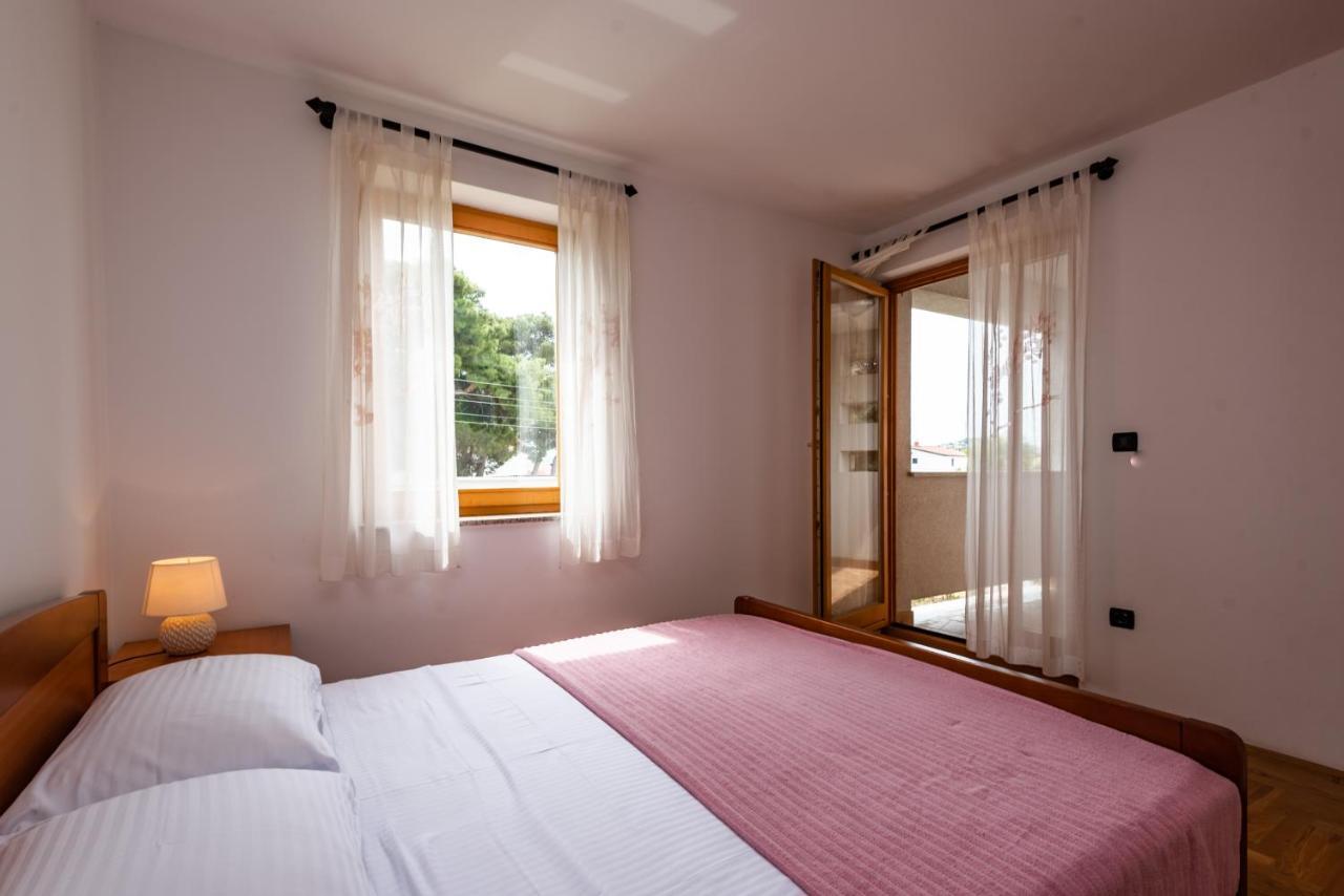 Apartments Smiljanic Tribunj  Exterior photo